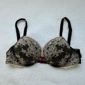 Victoria's Secret Dream Angels push up Bra Lace & Rhinestone NWOT 34 D